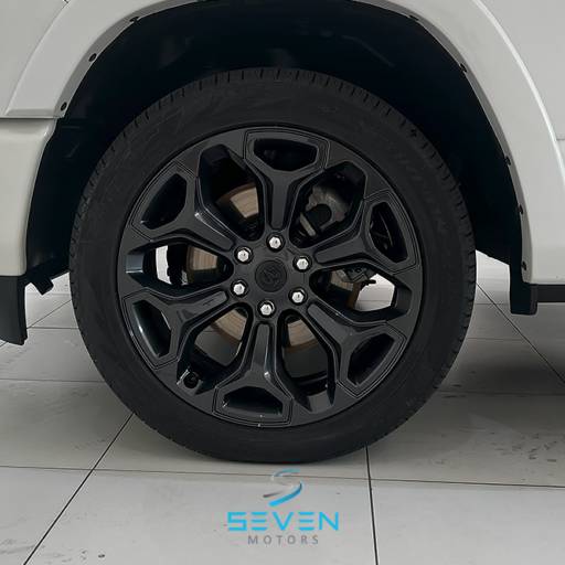 RAM 1500 5.7 V8 LIMITED CABINE DUPLA 4X4 AUTOMÁTICO- 2023 em Botucatu, SP por Seven Motors Concessionária