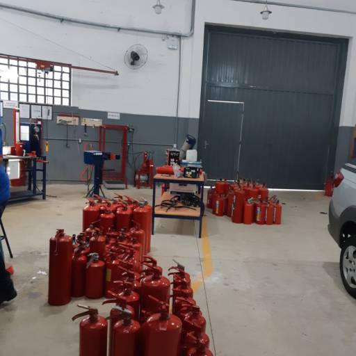 Comprar o produto de Extintores em A Classificar pela empresa Barboza Extintores em Birigui, SP por Solutudo