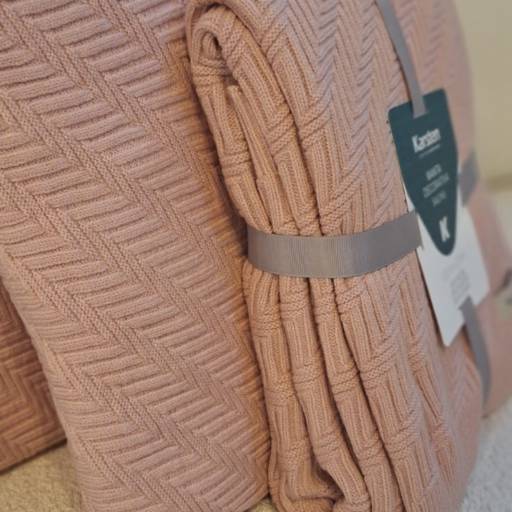 Produtos da Karsten em Ninho Verde II Eco Residence, SP por Decor Max Casa