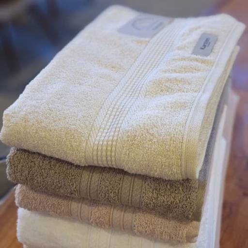 Produtos da Karsten em Ninho Verde II Eco Residence, SP por Decor Max Casa