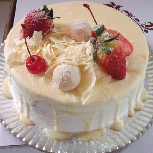 Bolo de Ninho com Morangos 