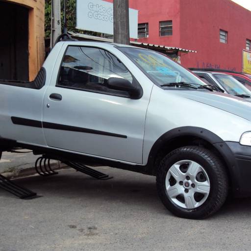 STRADA 1.4 FIRE FLEX - 2006 - PRATA por Top Car Veículos