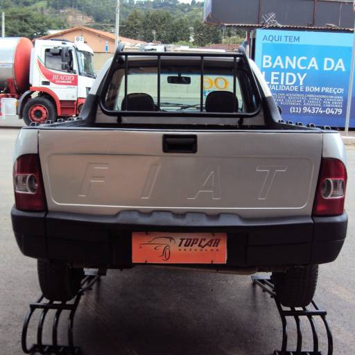 STRADA 1.4 FIRE FLEX - 2006 - PRATA por Top Car Veículos