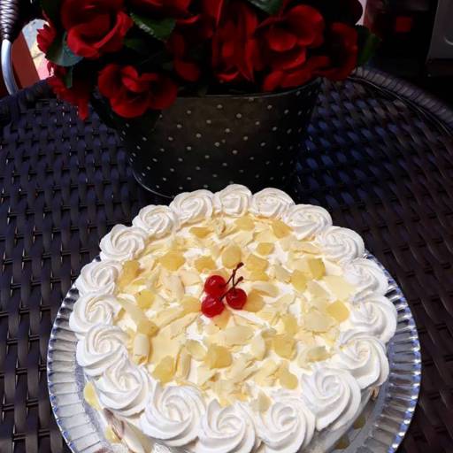 Bolos brancos em Boituva, SP por Micheli Bolos e Buffet