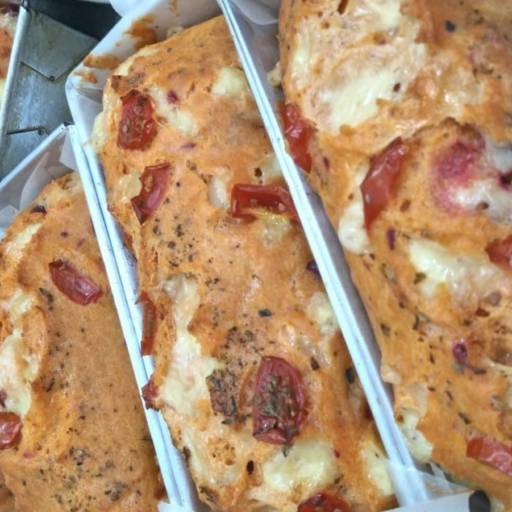 CAKE SALATO AL POMODORO em Americana, SP por Mand'oro Massas