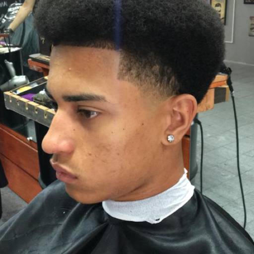 corte de cabelo Afro tipo taper fade