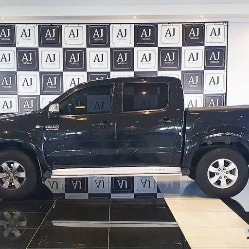TOYOTA HILUX CAMINHONETE 3.0 4P 4X4 SRV TURBO DIESEL CABINE DUPLA AUTOMÁTICO- 2011 em Botucatu, SP por AJ Veículos