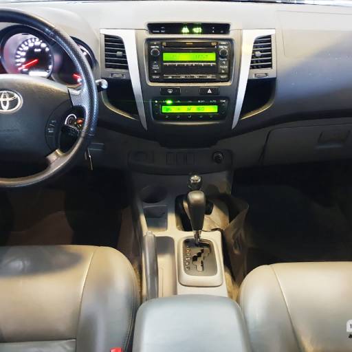 TOYOTA HILUX CAMINHONETE 3.0 4P 4X4 SRV TURBO DIESEL CABINE DUPLA AUTOMÁTICO- 2011 em Botucatu, SP por AJ Veículos