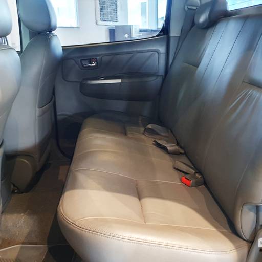 TOYOTA HILUX CAMINHONETE 3.0 4P 4X4 SRV TURBO DIESEL CABINE DUPLA AUTOMÁTICO- 2011 em Botucatu, SP por AJ Veículos