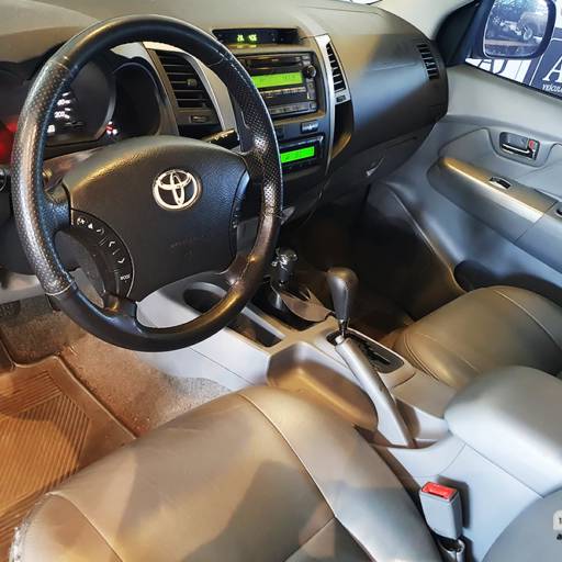 TOYOTA HILUX CAMINHONETE 3.0 4P 4X4 SRV TURBO DIESEL CABINE DUPLA AUTOMÁTICO- 2011 em Botucatu, SP por AJ Veículos