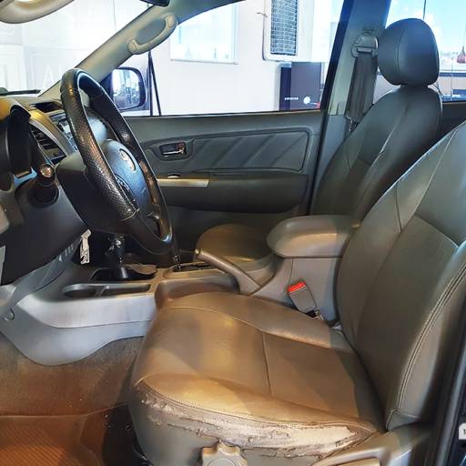 TOYOTA HILUX CAMINHONETE 3.0 4P 4X4 SRV TURBO DIESEL CABINE DUPLA AUTOMÁTICO- 2011 em Botucatu, SP por AJ Veículos