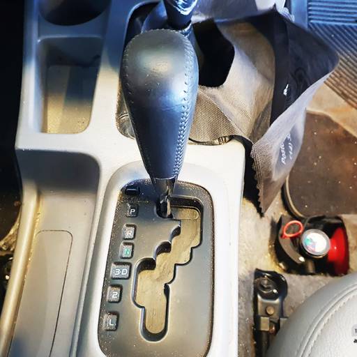 TOYOTA HILUX CAMINHONETE 3.0 4P 4X4 SRV TURBO DIESEL CABINE DUPLA AUTOMÁTICO- 2011 em Botucatu, SP por AJ Veículos