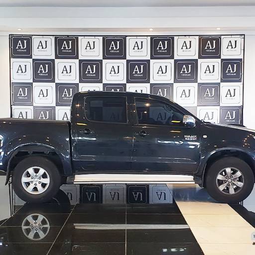 TOYOTA HILUX CAMINHONETE 3.0 4P 4X4 SRV TURBO DIESEL CABINE DUPLA AUTOMÁTICO- 2011 em Botucatu, SP por AJ Veículos