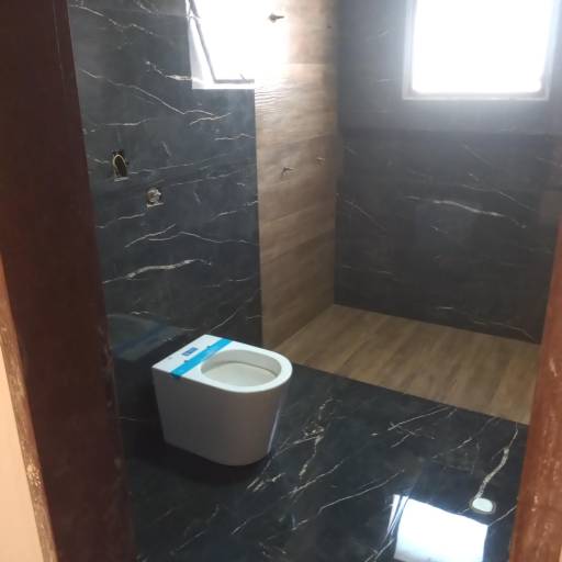 Assentamento de Pisos e Azuleijos em Banheiros – Boituva em Boituva, SP por Cleiton Azulejista