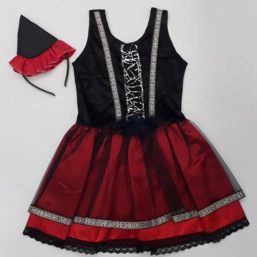 2593 - Bruxinha veludo (tamanho 4) em Tietê, SP por Fantasia & Folia