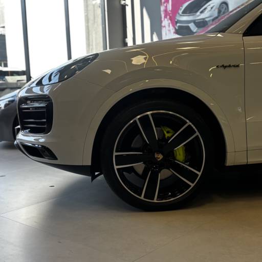 PORSCHE CAYENNE PLATINUM EDITION V6  em Foz do Iguaçu, PR por M7 Exclusive 