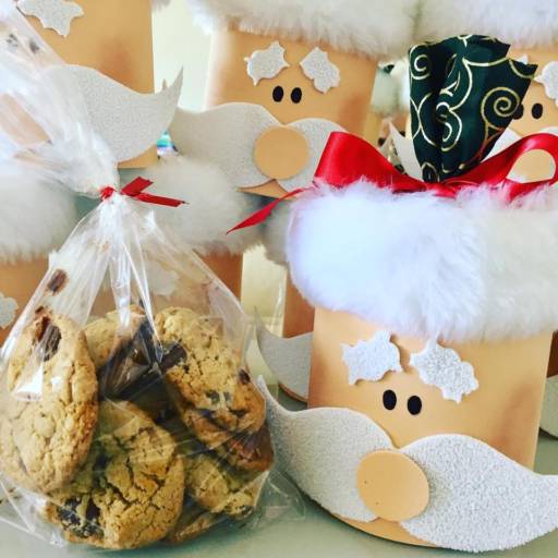Comprar o produto de Papai Noel recheado de cookies!!! em Bolos e Doces pela empresa Rachel Doces e Bolos em Bauru, SP por Solutudo