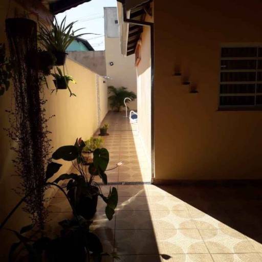 VENDE-SE CASA JARDIM BOSQUE em Botucatu, SP por AB Negócios Imobiliários