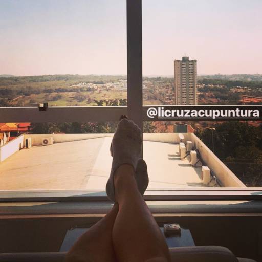 MASSAGEM por Livia Cruz Acupuntura