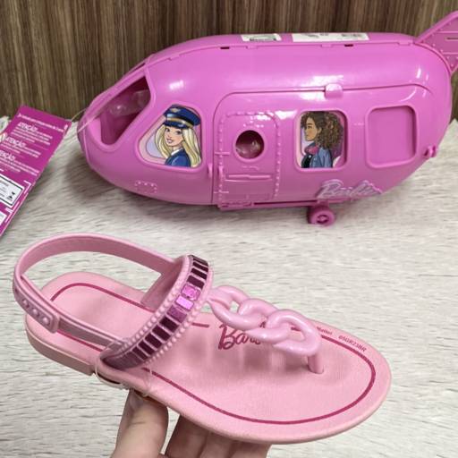 Sandália infantil Grendene + brinde