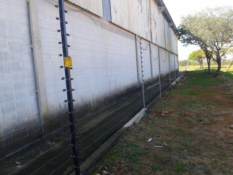 Em Algumas Residencias Cercas Eletricas Sao Utilizadas
